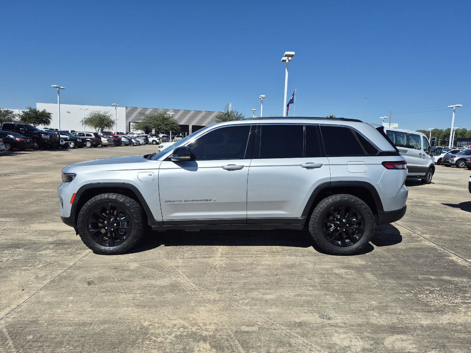 Used 2022 Jeep Grand Cherokee Limited 4xe AWD/4WD image 17