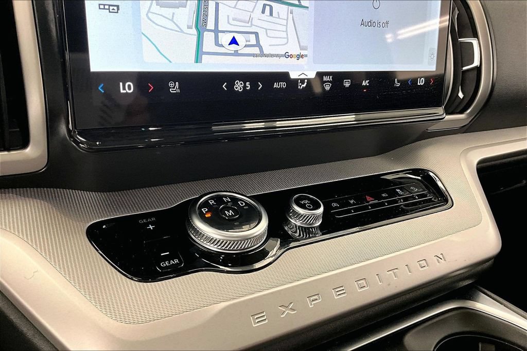 Certified 2025 Ford Expedition Active AWD/4WD image 32