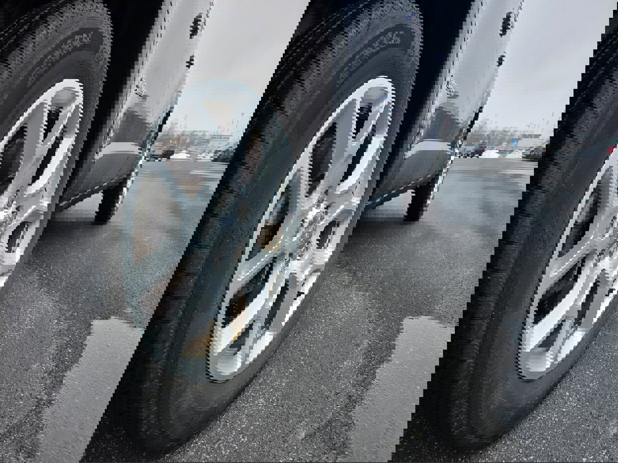 Used 2017 Jeep Renegade Latitude w/ Cold Weather Group image 21