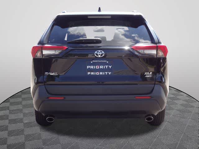 Used 2024 Toyota RAV4 XLE AWD/4WD image 3
