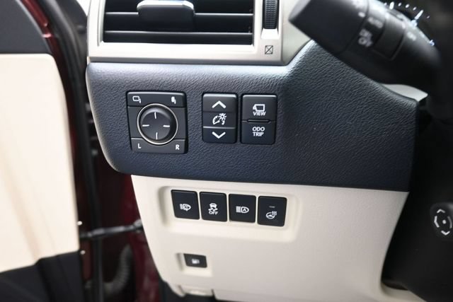Used 2020 Lexus GX 460 Luxury w/ Luxury Sport Package AWD/4WD image 21