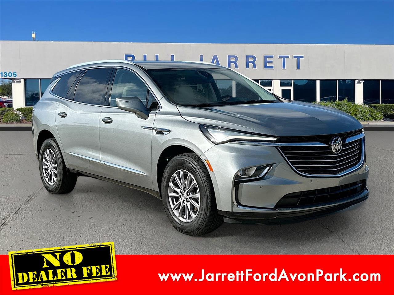 Used 2024 Buick Enclave Essence image 7