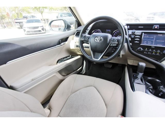 Used 2020 Toyota Camry LE image 7
