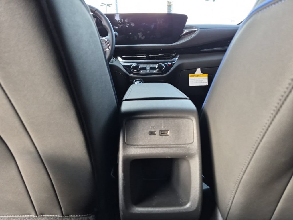 Used 2025 Buick Envista Sport Touring w/ Convenience I Package FWD image 14