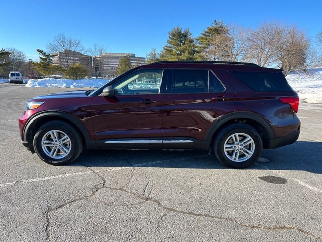 Certified 2022 Ford Explorer XLT w/ Equipment Group 202A image 3