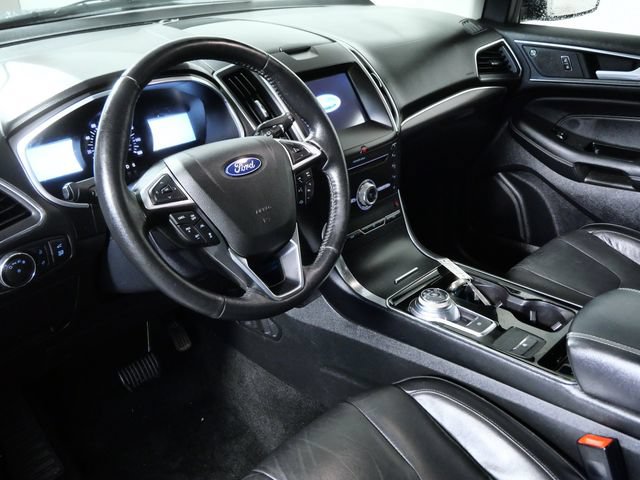 Certified 2019 Ford Edge Titanium w/ Cold Weather Package AWD/4WD image 3