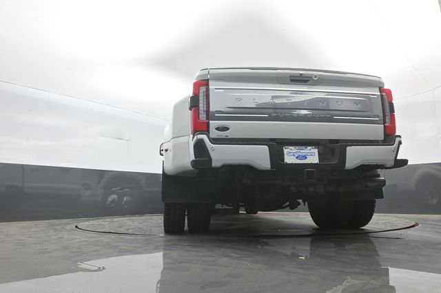 Certified 2024 Ford F450 Platinum w/ FX4 Off-Road Package AWD/4WD image 32