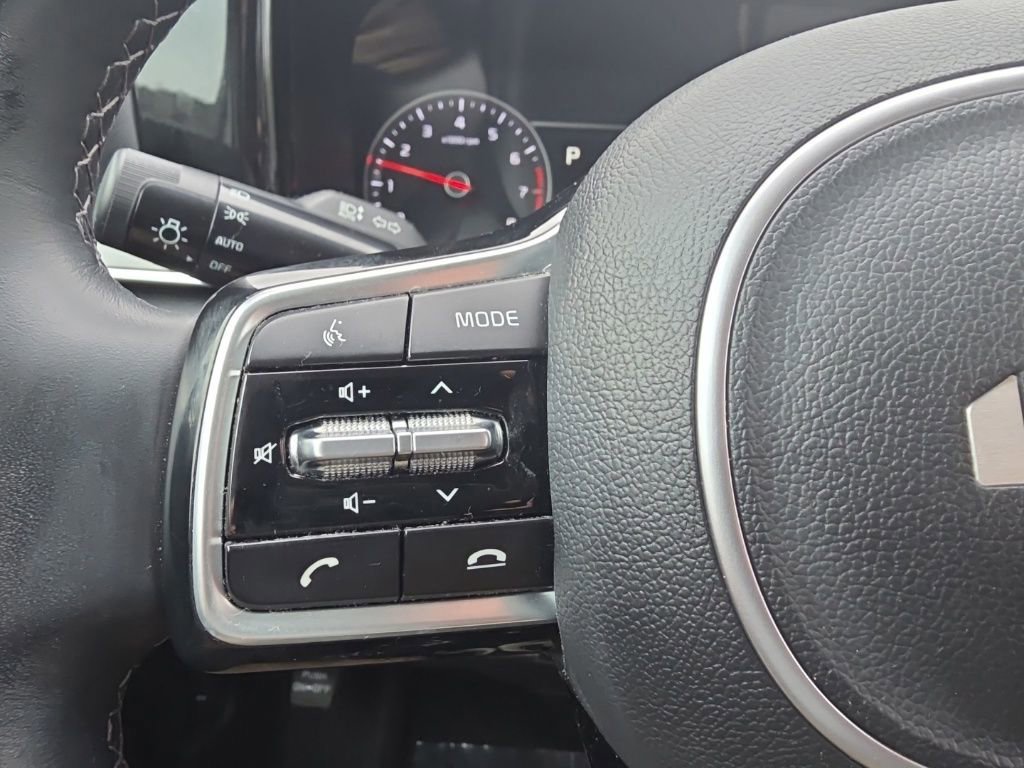 Used 2022 Kia Sorento S image 16