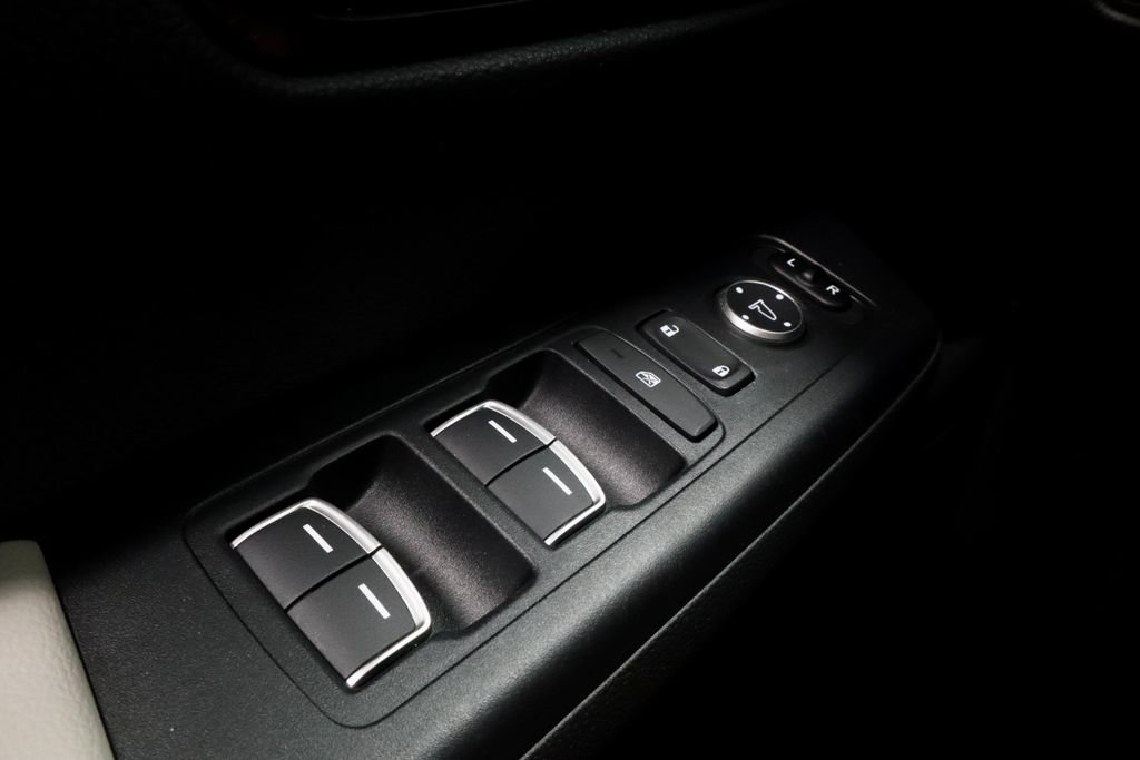 Used 2023 Honda CR-V EX-L image 27