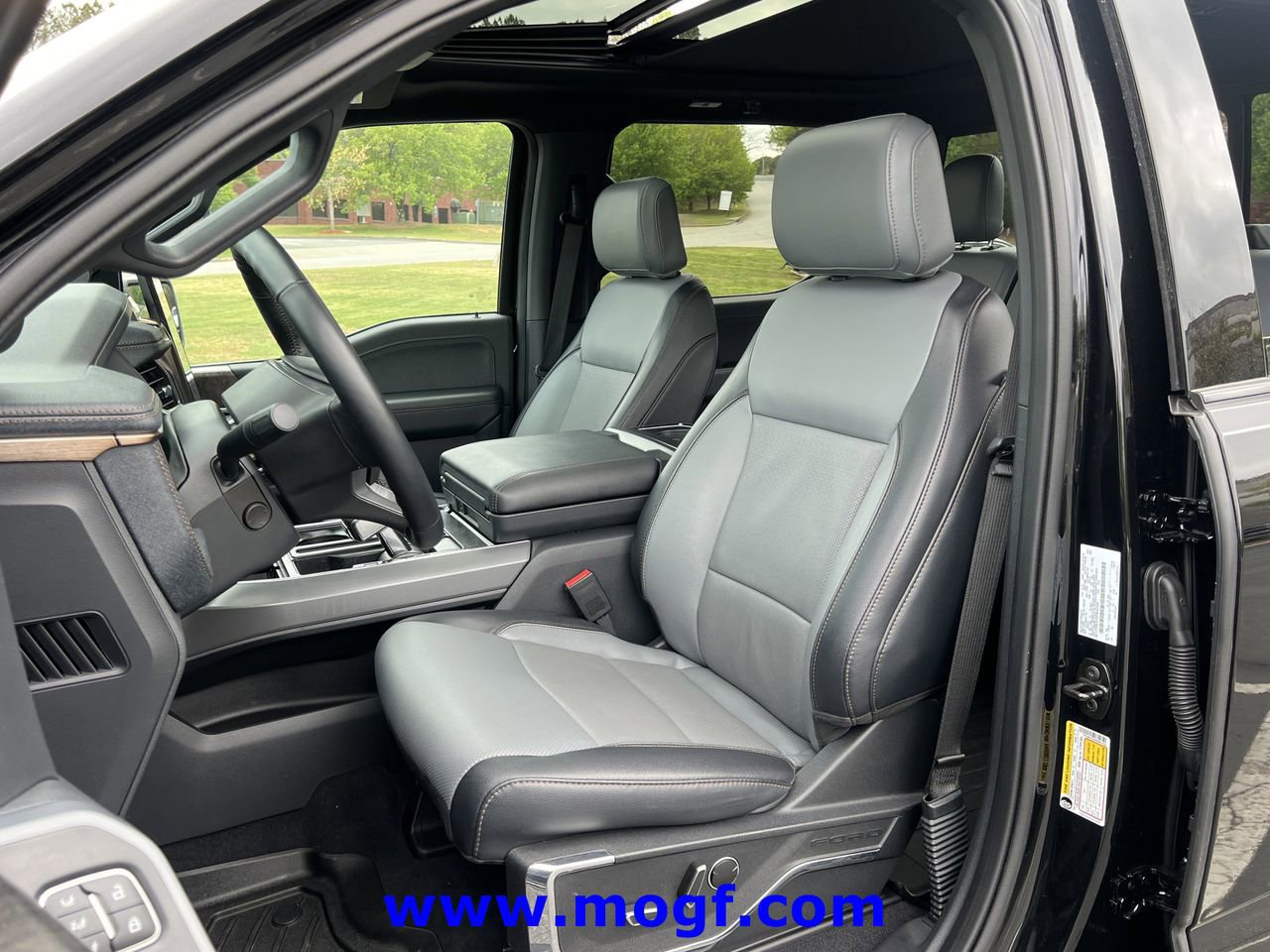 Certified 2023 Ford F150 Lightning Lariat w/ Equipment Group 511A High image 28