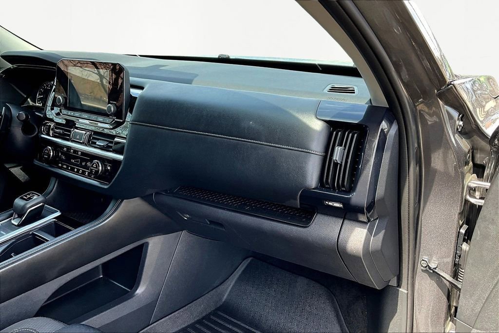 Used 2024 Nissan Pathfinder SV image 17