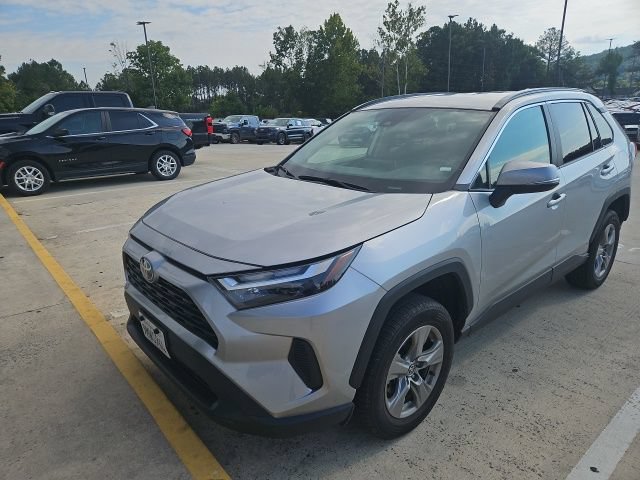 Used 2024 Toyota RAV4 XLE FWD image 4