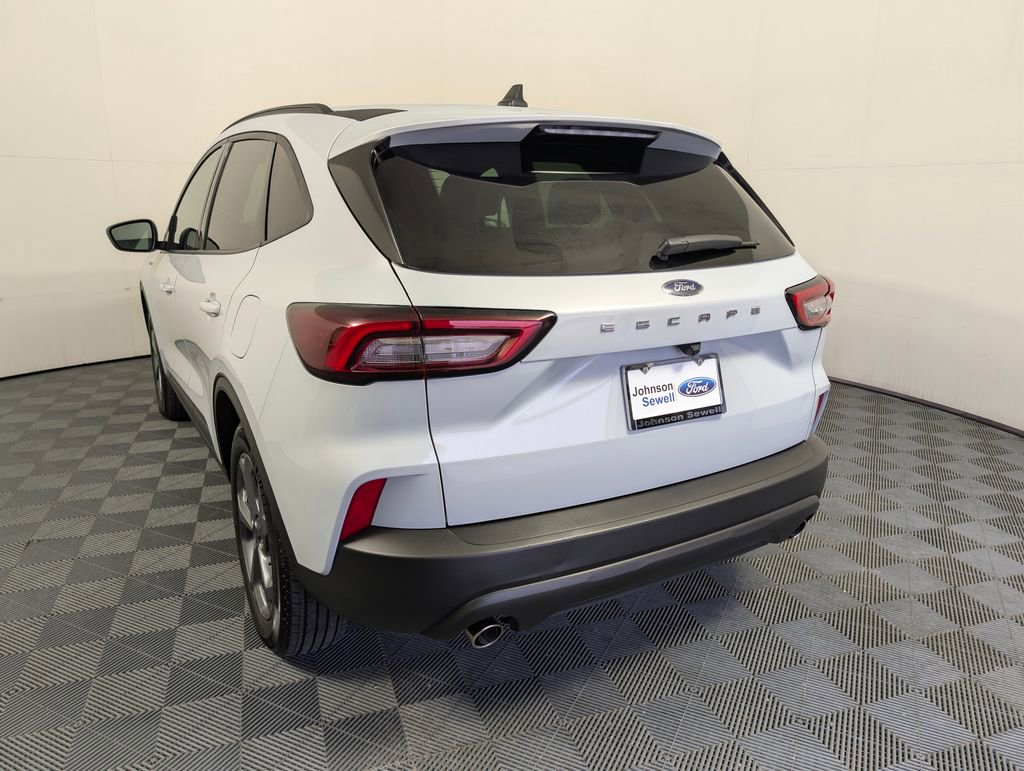 Certified 2025 Ford Escape ST-Line FWD image 6