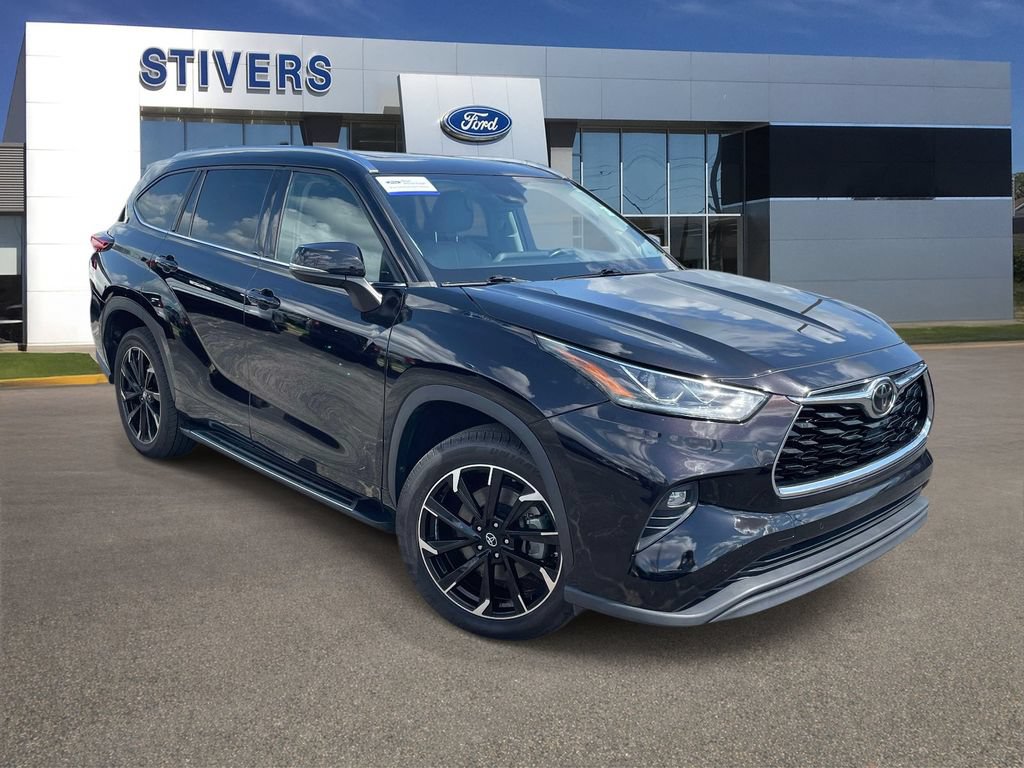 Used 2021 Toyota Highlander Limited FWD video 1