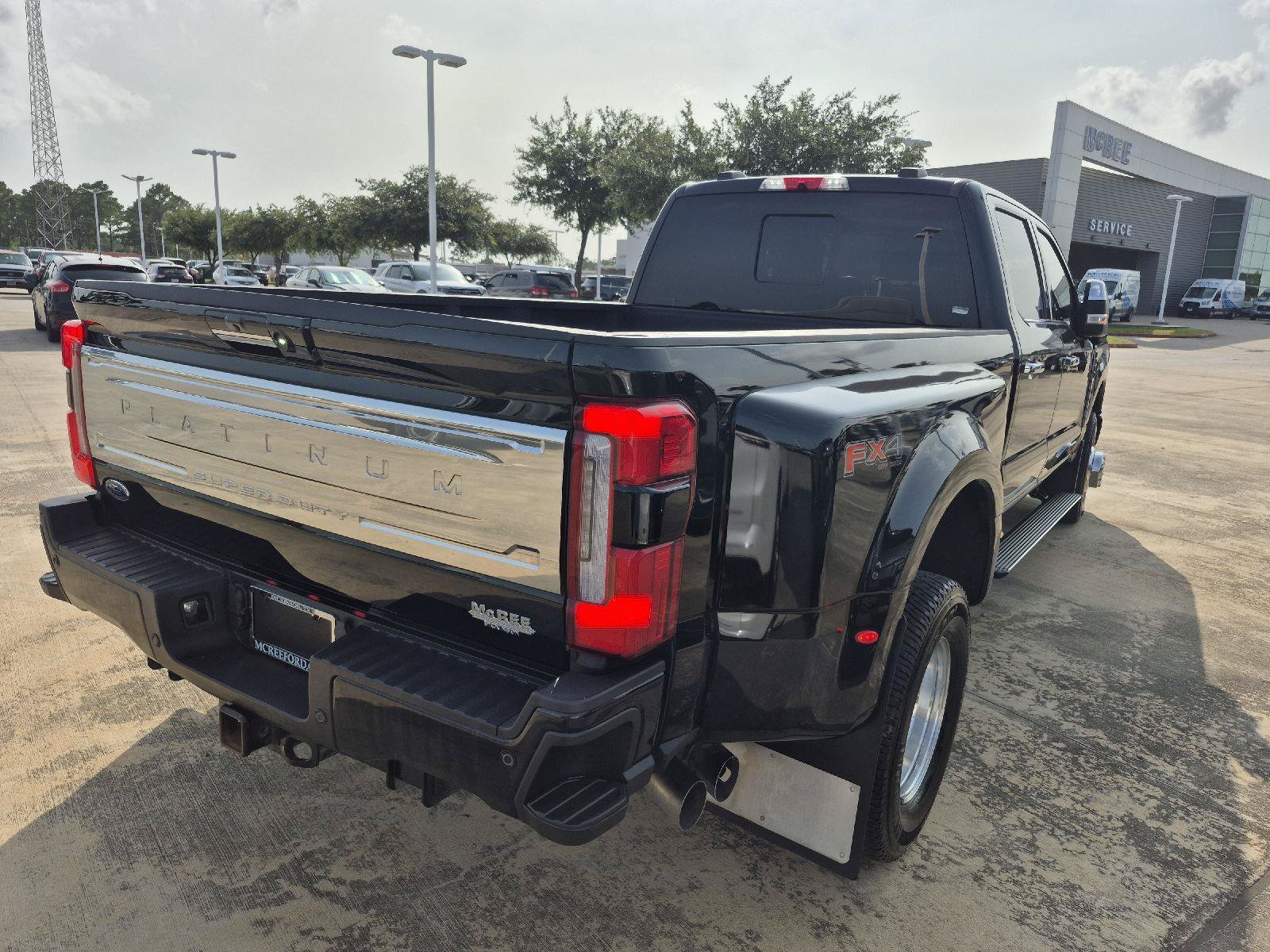 Certified 2023 Ford F350 Platinum AWD/4WD image 16