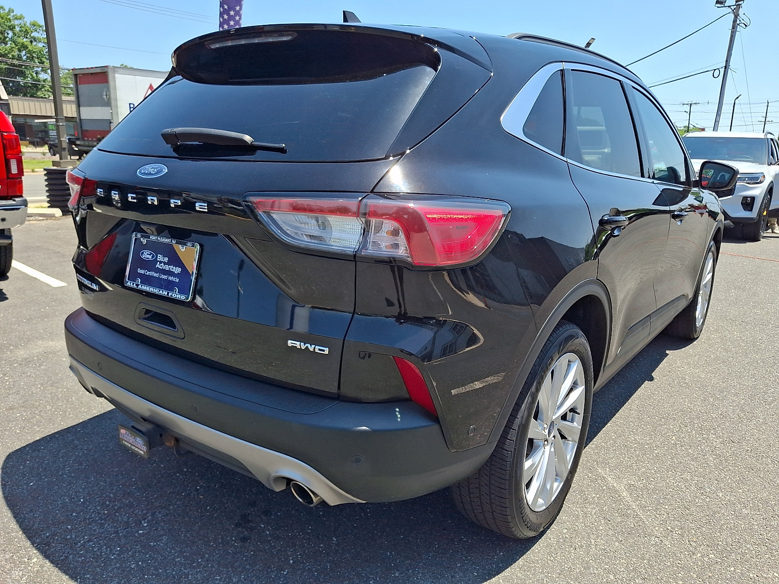 Certified 2022 Ford Escape Titanium w/ Titanium Elite Package AWD/4WD image 10
