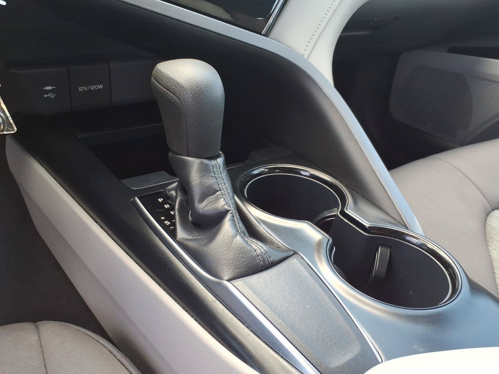 Used 2019 Toyota Camry LE FWD image 20