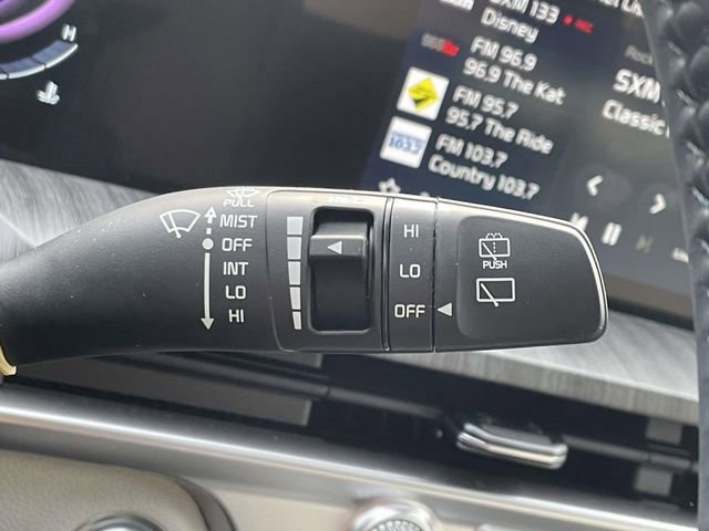 Used 2025 Kia Telluride EX w/ EX Captain's Chair Package image 25