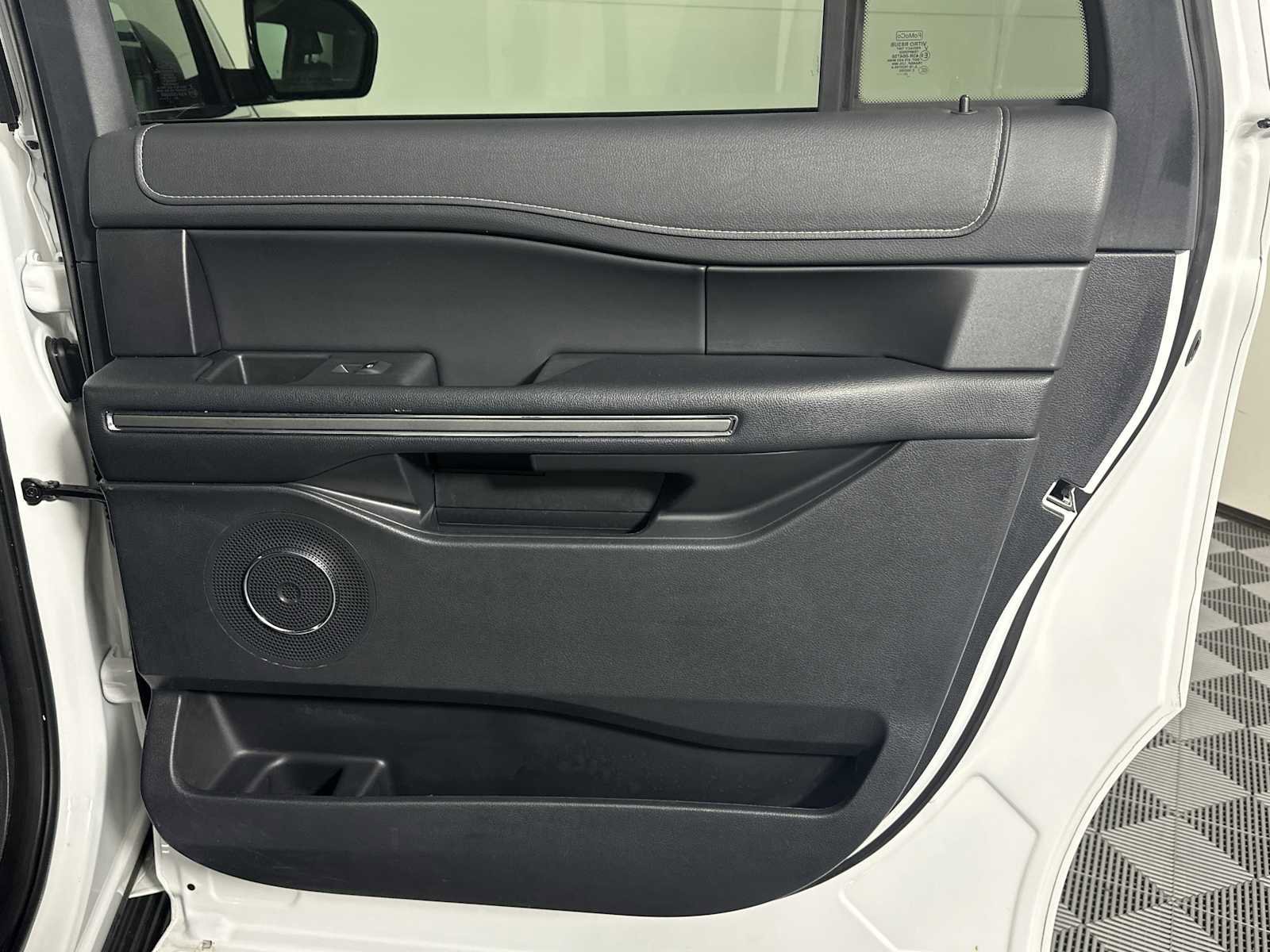 Certified 2024 Ford Expedition Max XLT image 17