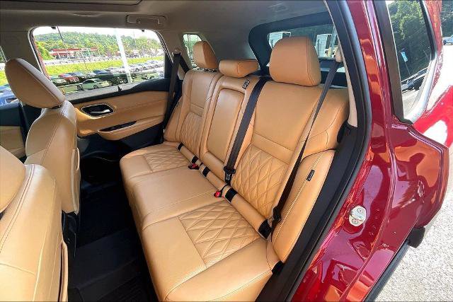 Used 2023 Nissan Rogue Platinum FWD image 26
