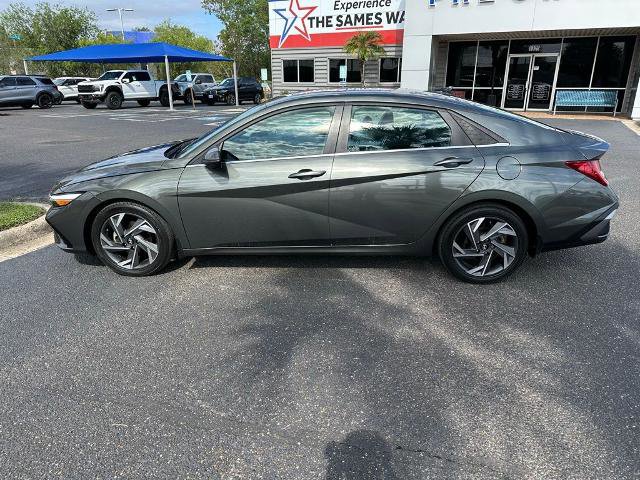 Used 2024 Hyundai Elantra Limited FWD image 3