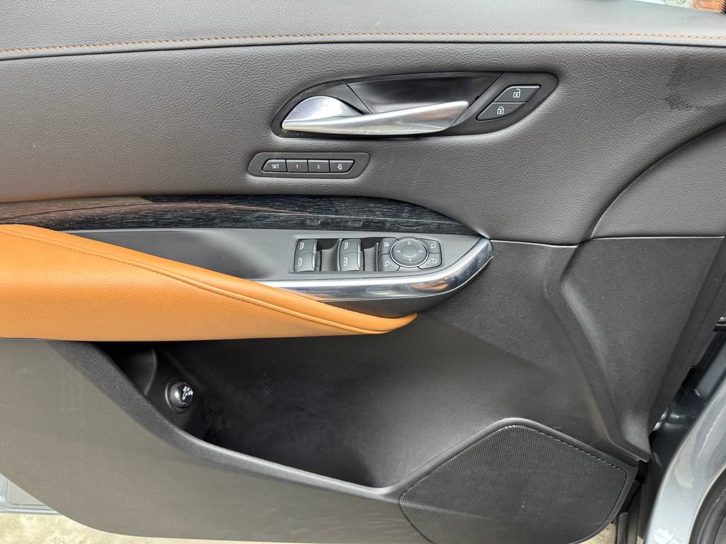Used 2024 Cadillac XT4 Sport FWD image 11