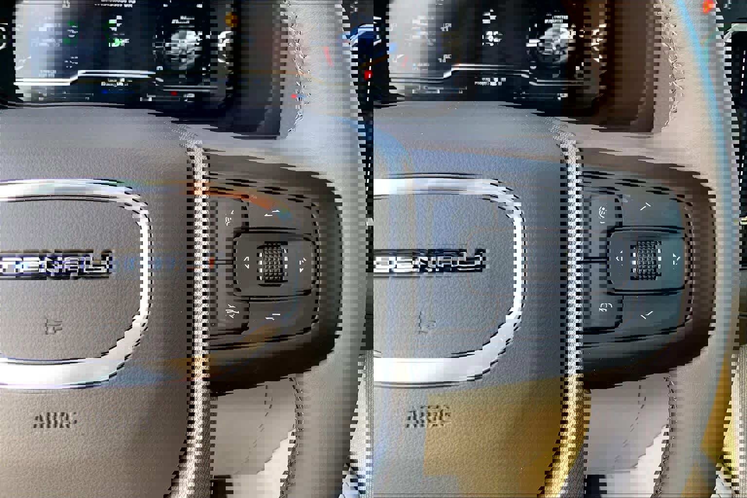 Used 2023 GMC Yukon Denali image 24