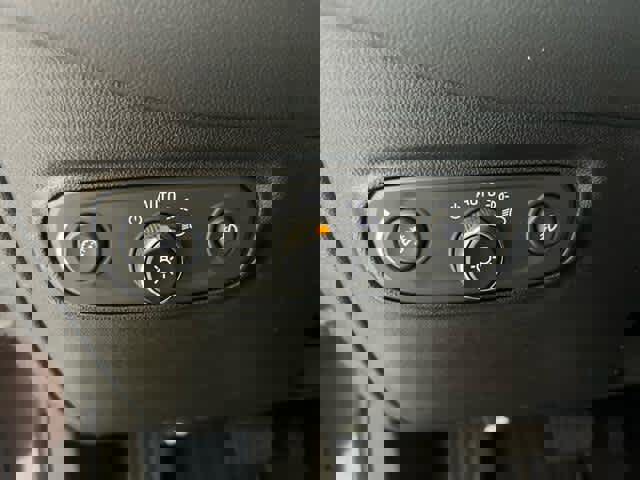 Used 2020 Chevrolet Equinox Premier image 21