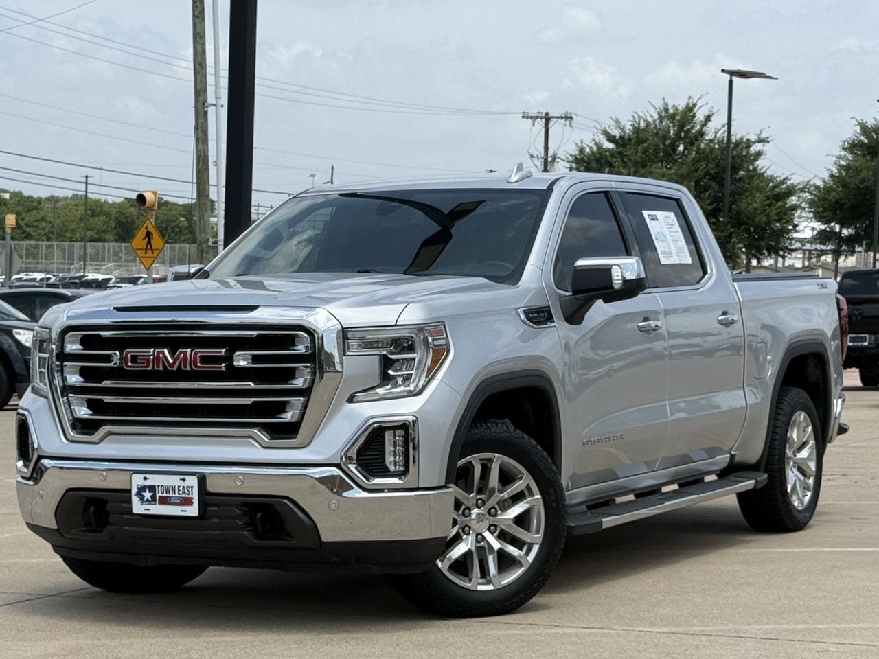 Used 2019 GMC Sierra 1500 SLT w/ SLT Premium Plus Package AWD/4WD image 2