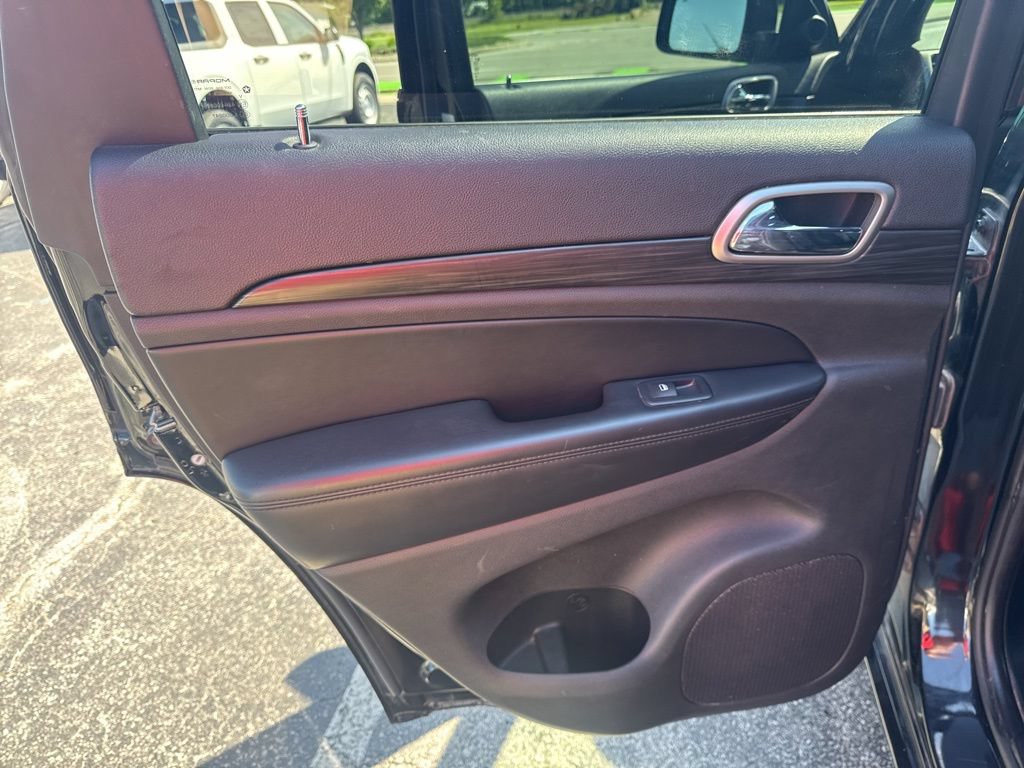 Used 2019 Jeep Grand Cherokee Altitude AWD/4WD image 31