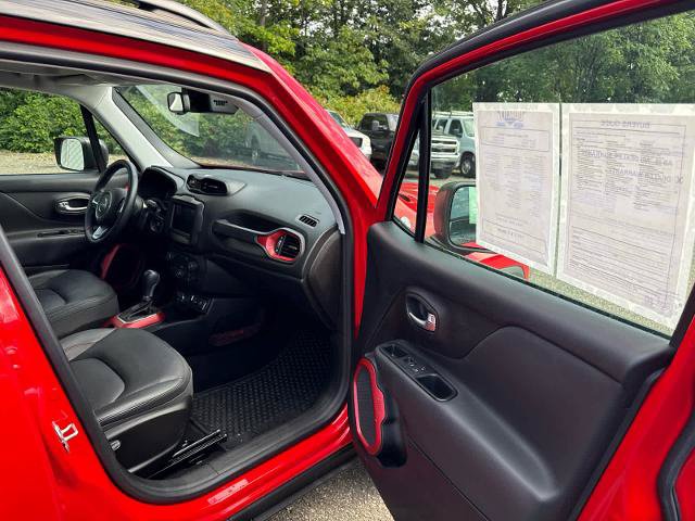 Used 2018 Jeep Renegade Trailhawk AWD/4WD image 7