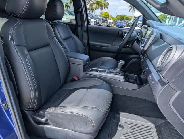 Used 2022 Toyota Tacoma TRD Sport w/ Technology Package RWD image 16