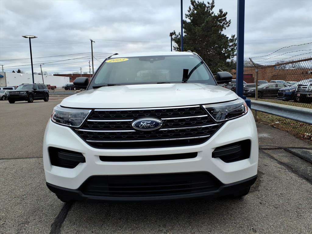 Certified 2023 Ford Explorer XLT w/ Class IV Trailer Tow Package image 6