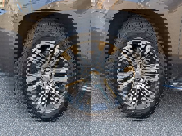 Used 2018 GMC Yukon Denali w/ Open Road Package image 11