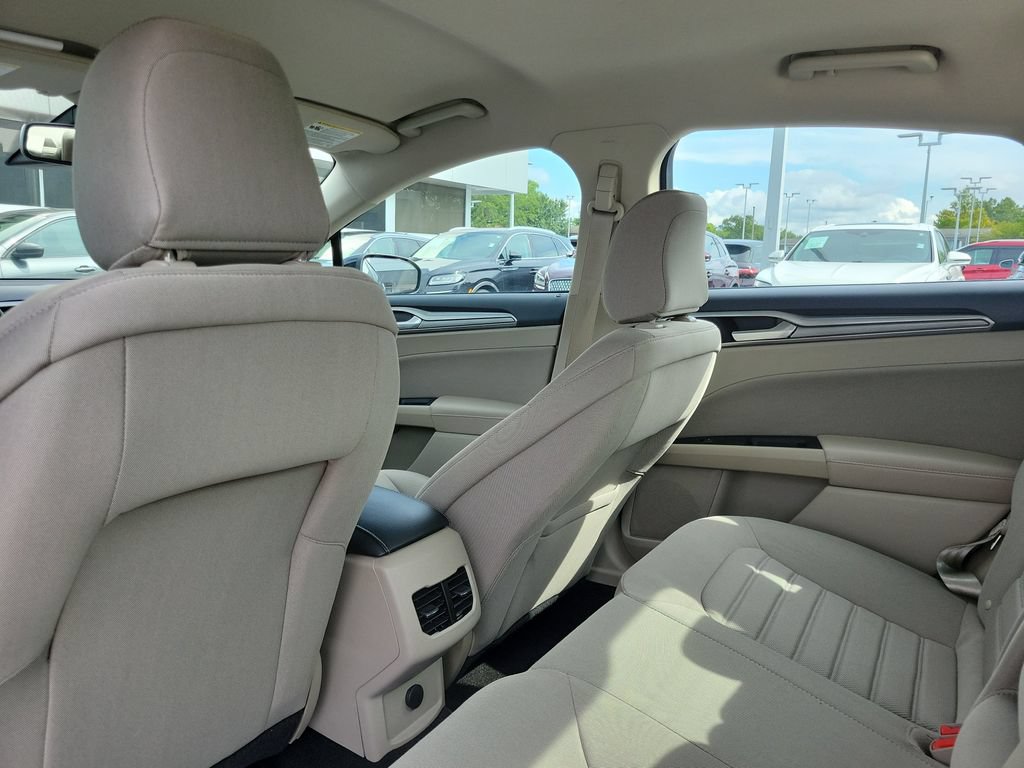 Certified 2020 Ford Fusion SE FWD image 16