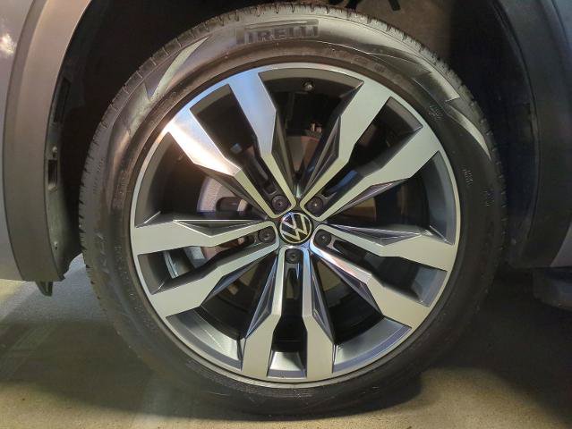 Used 2023 Volkswagen Atlas Cross Sport SEL Premium R-Line AWD/4WD image 25
