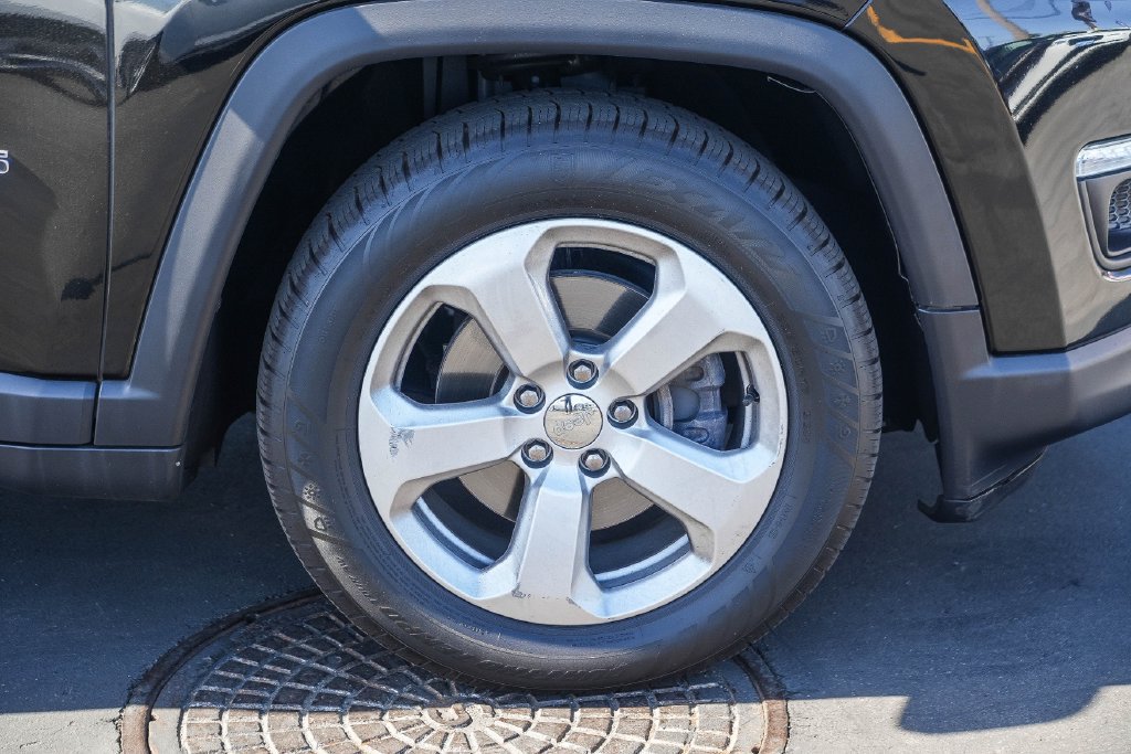 Used 2019 Jeep Compass Latitude w/ Popular Equipment Group FWD image 12