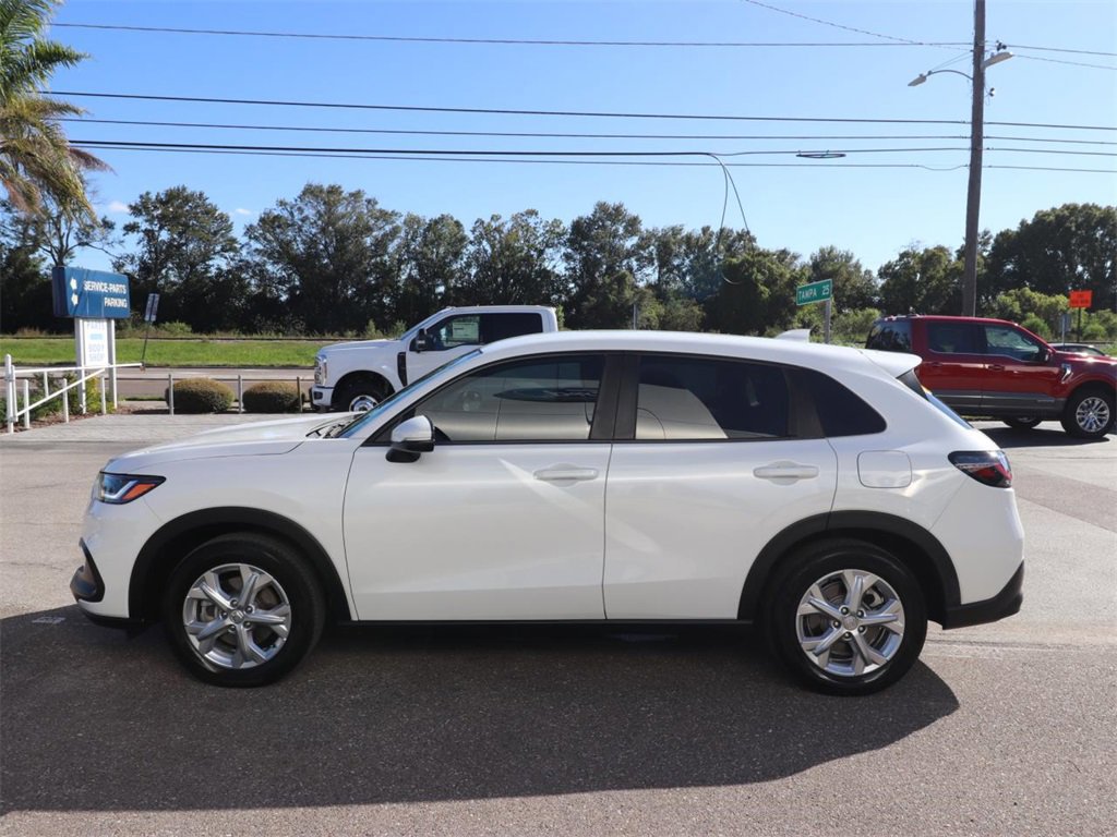 Used 2024 Honda HR-V LX image 2