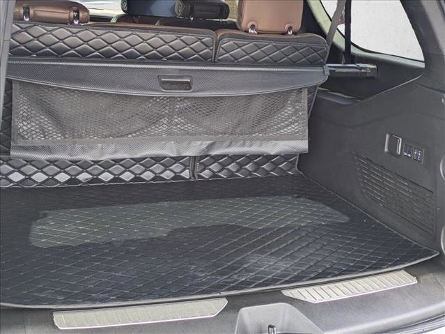 Used 2024 Chevrolet Suburban High Country RWD image 6