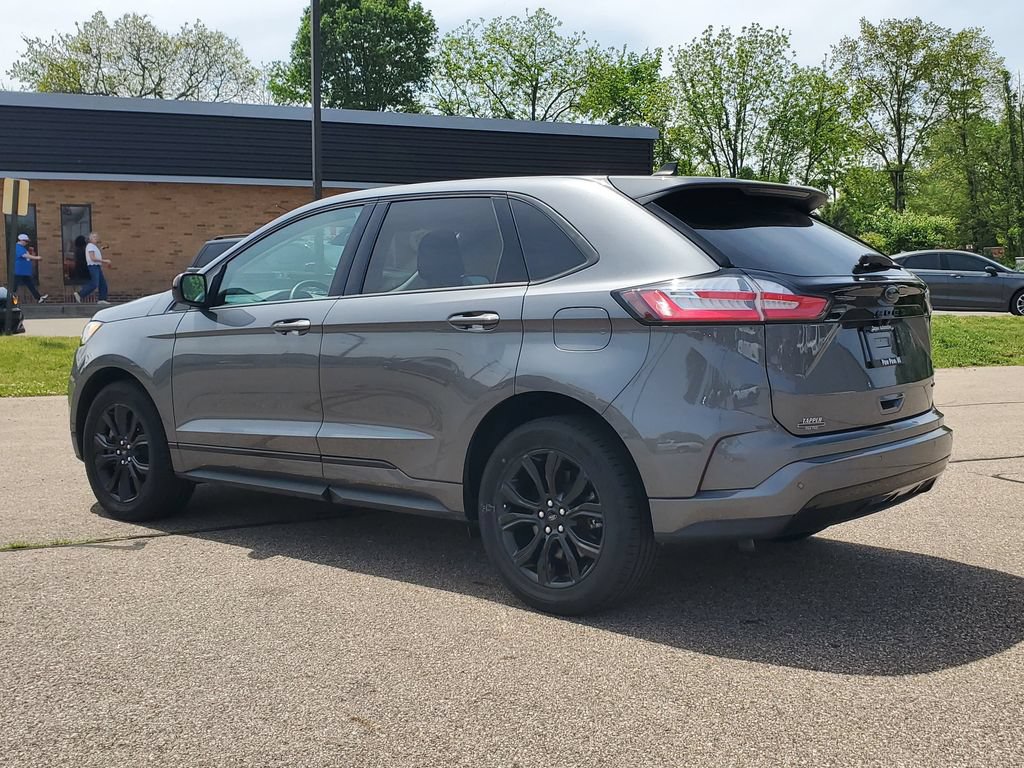 Certified 2024 Ford Edge SE w/ Black Appearance Package AWD/4WD image 5