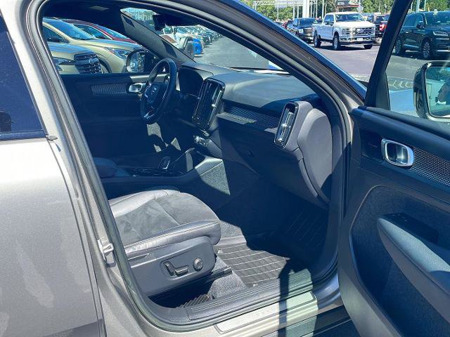 Used 2022 Volvo XC40 T5 R-Design w/ Advanced Package AWD/4WD image 27