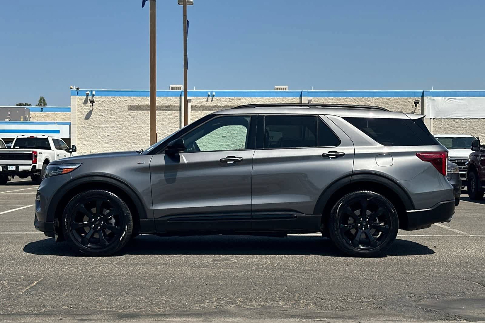 Certified 2023 Ford Explorer ST-Line w/ Class IV Trailer Tow Package RWD image 6