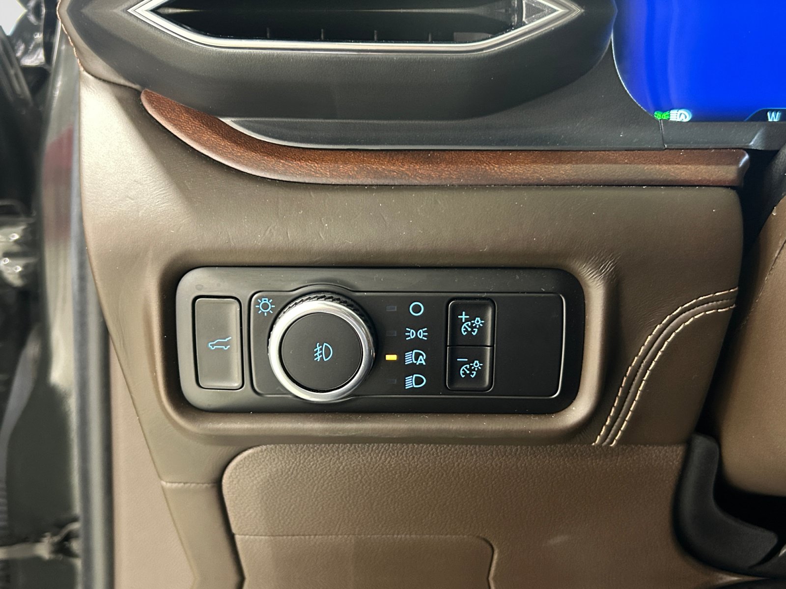 Certified 2023 Ford Explorer King Ranch w/ Technology Package RWD image 20