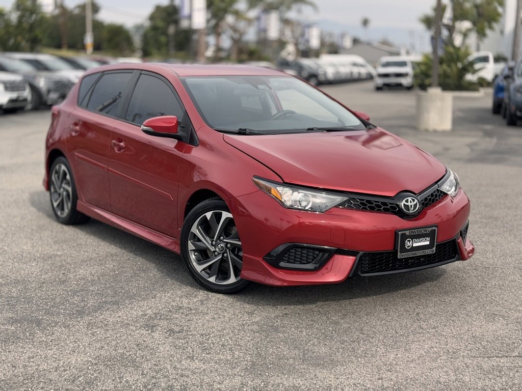 Used 2017 Toyota Corolla iM image 2