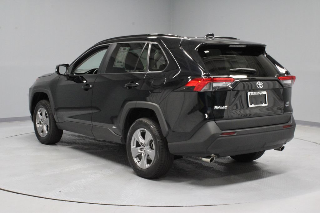 Used 2025 Toyota RAV4 LE AWD/4WD image 9