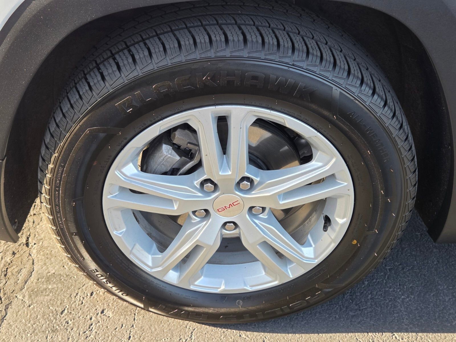 Used 2024 GMC Terrain SLE FWD image 9