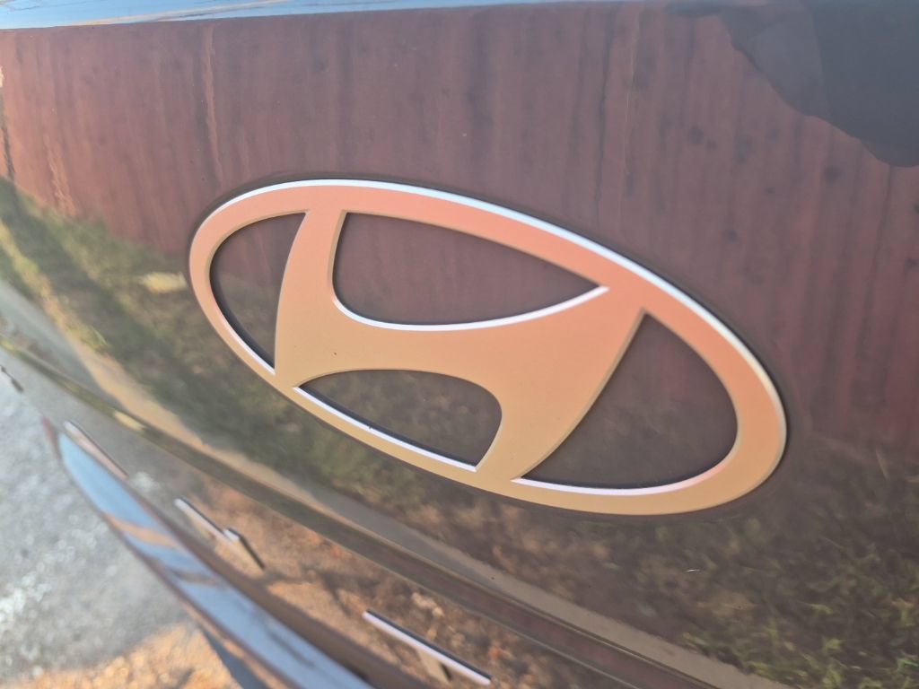 Used 2025 Hyundai Santa Fe SEL FWD image 9