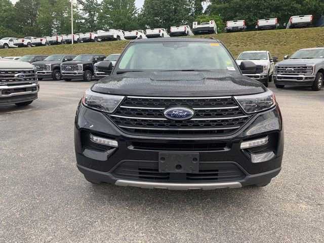 Certified 2023 Ford Explorer XLT w/ Equipment Group 202A AWD/4WD image 3