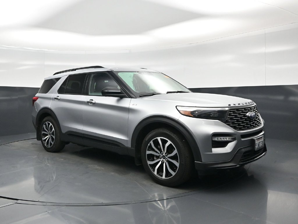 Certified 2023 Ford Explorer ST-Line w/ Class IV Trailer Tow Package RWD image 57