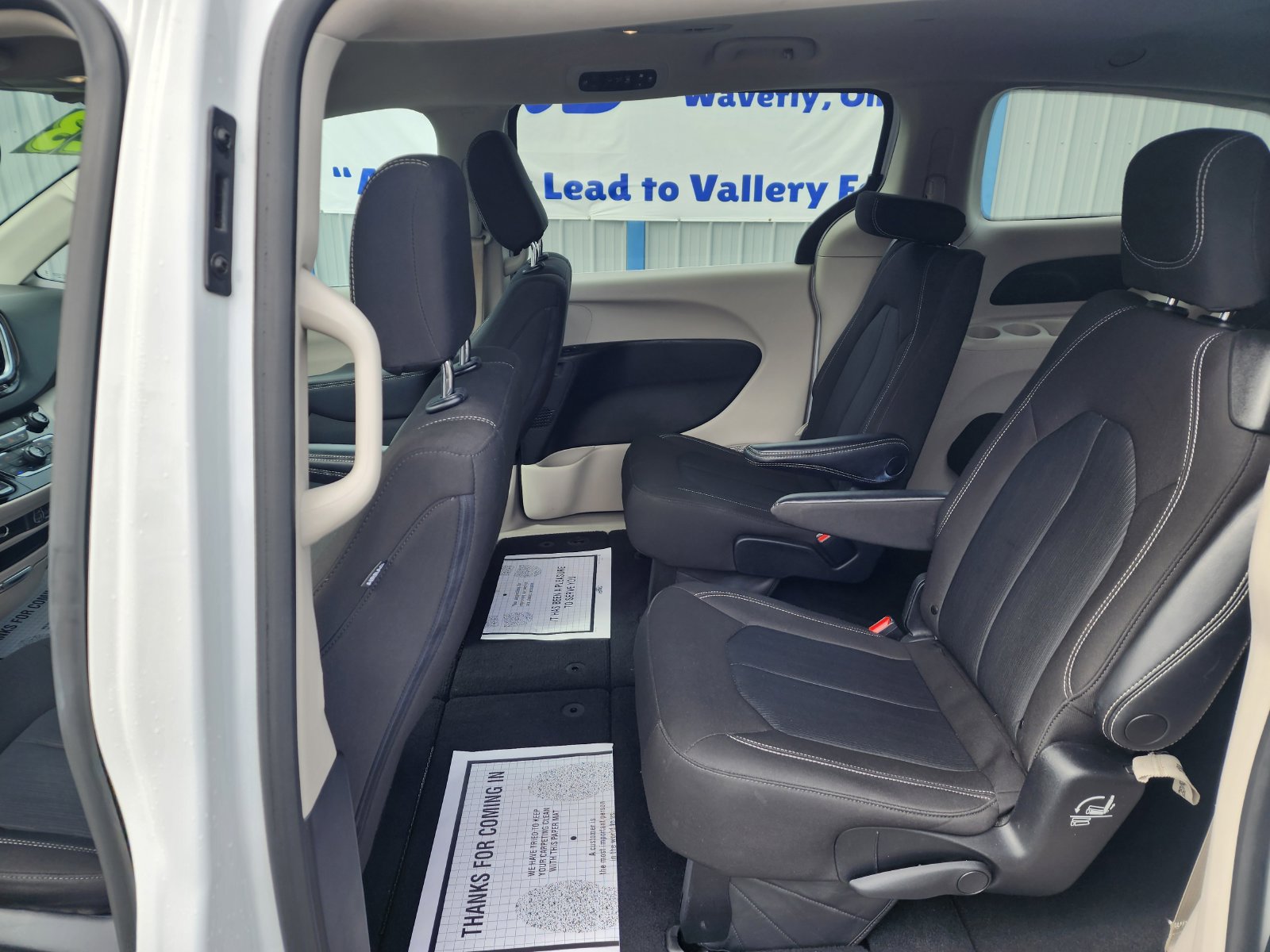 Used 2023 Chrysler Voyager LX FWD image 22
